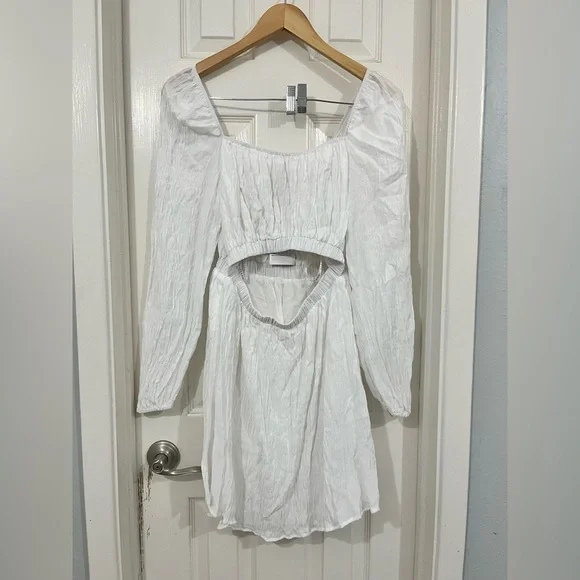 Guess Factory - Kimmy Off The Shoulder Dress - Picture 2 of 9